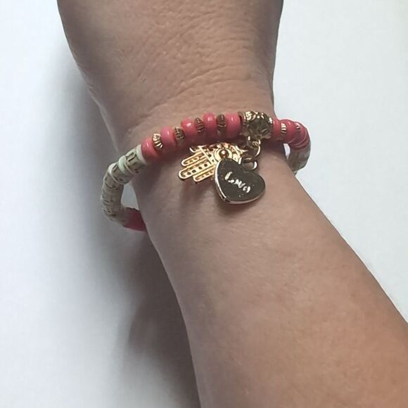 118 Gold Cream and Pink Beaded‎ Stretch Bracelet with Heart and Hasma Hand Charm - Picture 5 of 5